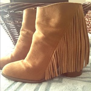 Tan Low cut boots with fringes